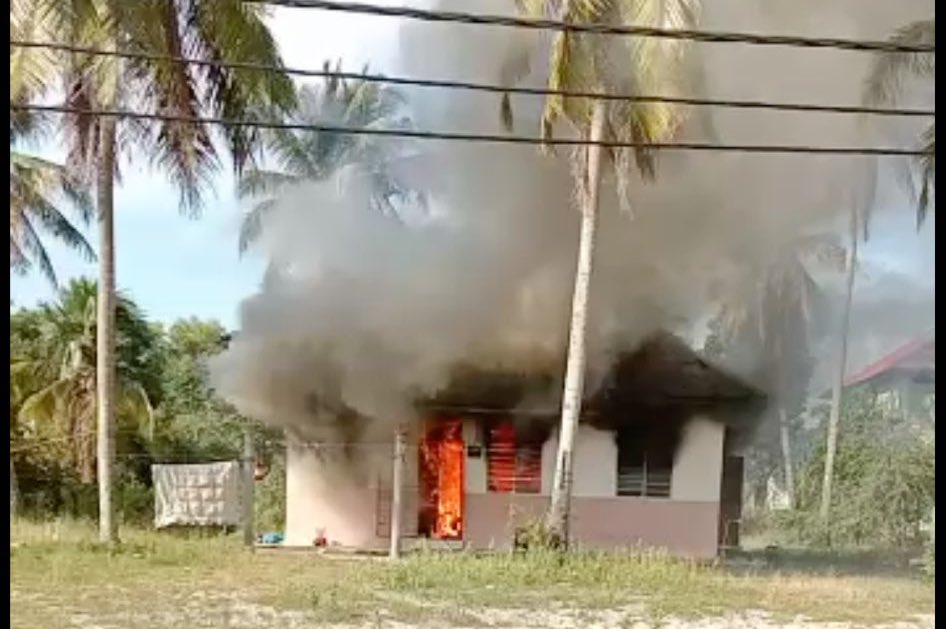 Sebuah Rumah Dilaporkan Terbakar, Telefon Pintar YES Didakwa Menjadi Suspek Utama